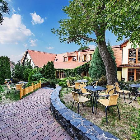 Restaurace A Penzion U Palecku Skuteč Dış mekan fotoğraf