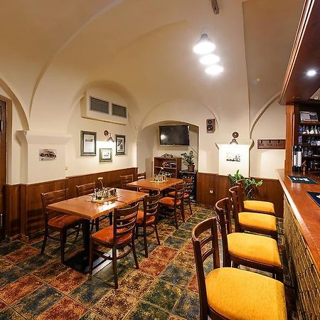 Restaurace A Penzion U Palecku Skuteč Dış mekan fotoğraf
