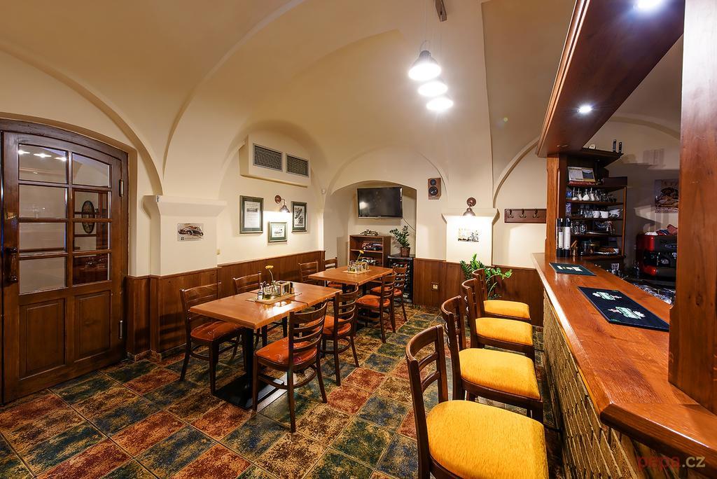 Restaurace A Penzion U Palecku Skuteč Dış mekan fotoğraf